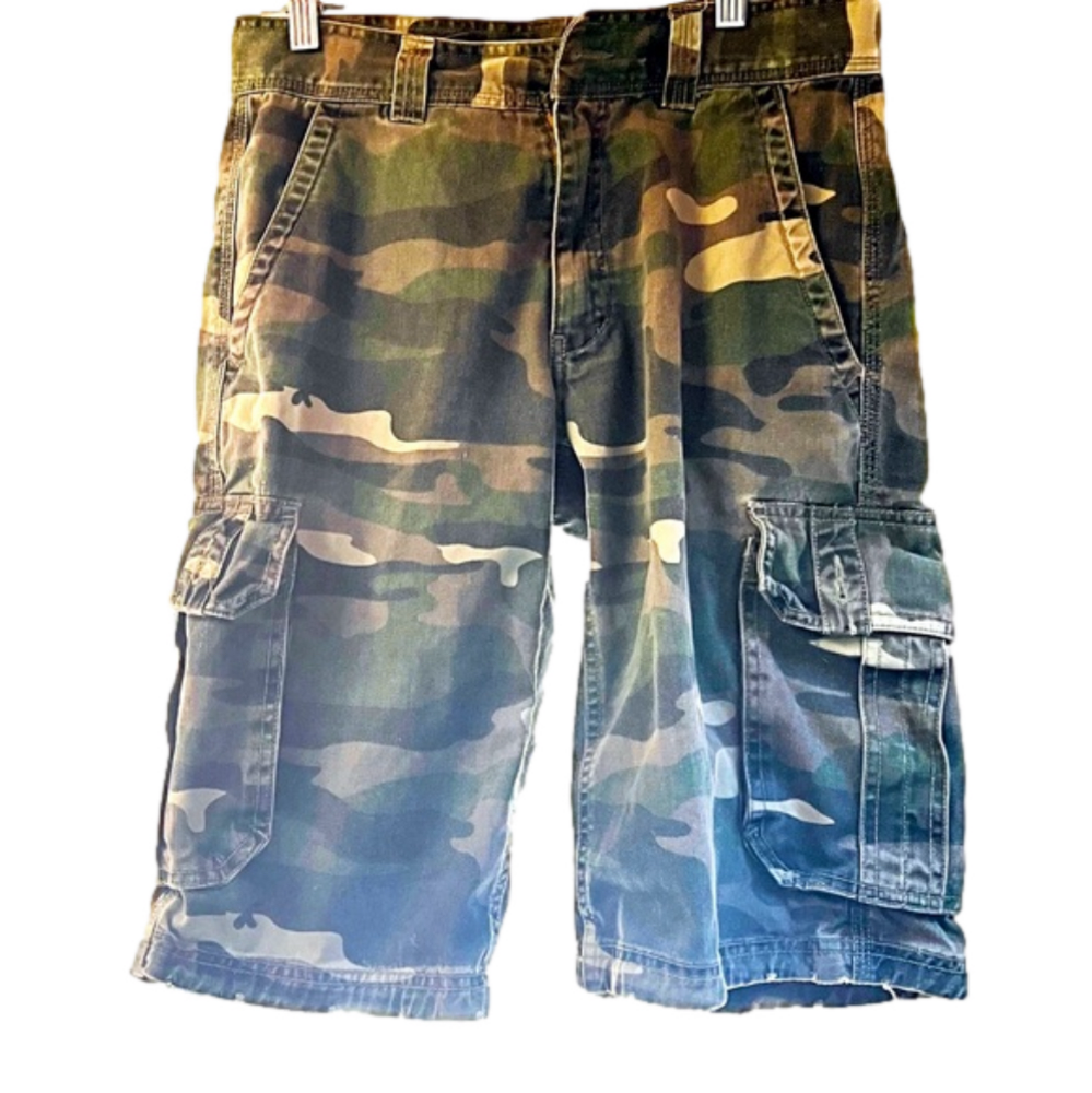 FREEWORLD - Cargo Camouflage Shorts